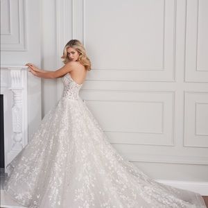 Martin Thornburg wedding dress size 16 fits size12 LUXE collection embellished